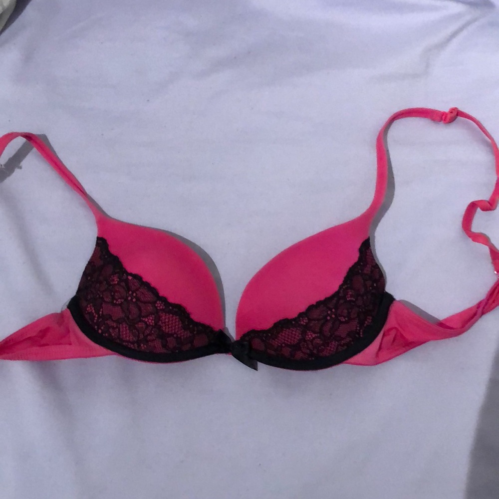 Hot pink La Senza push up bra